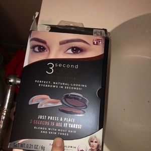 3 second eye brows